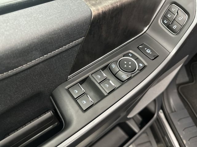 New 2026 Ford F350 Lariat w/ Black Appearance Package image 17