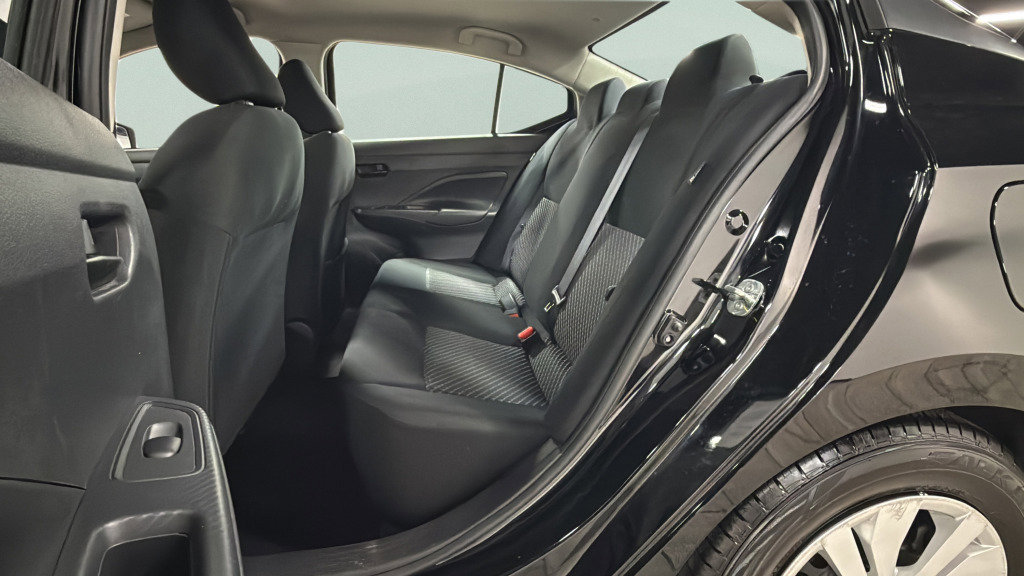 Used 2022 Nissan Versa S w/ Trunk Package image 33