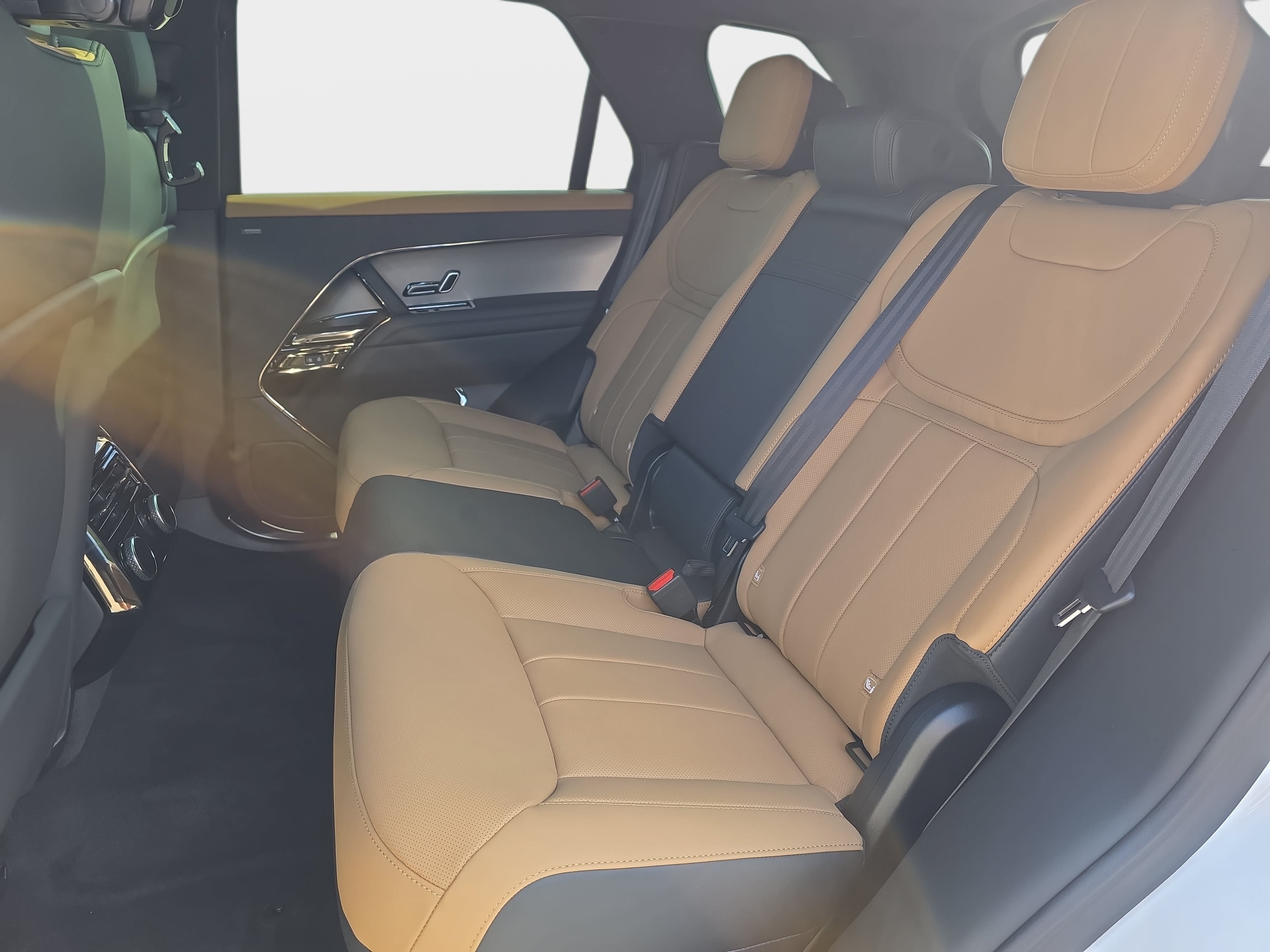 New 2026 Land Rover Range Rover Sport Dynamic SE AWD/4WD image 14