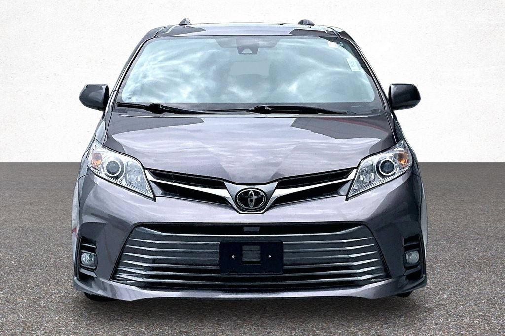 Certified 2020 Toyota Sienna XLE Premium FWD image 4