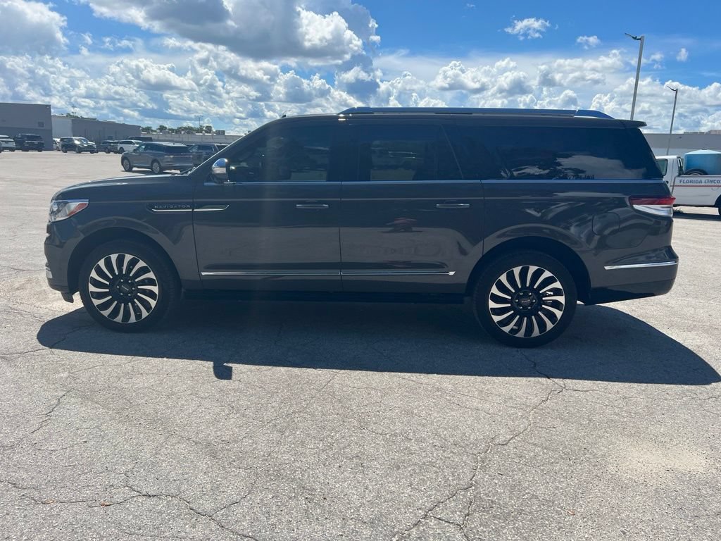 Used 2024 Lincoln Navigator L Black Label AWD/4WD image 7