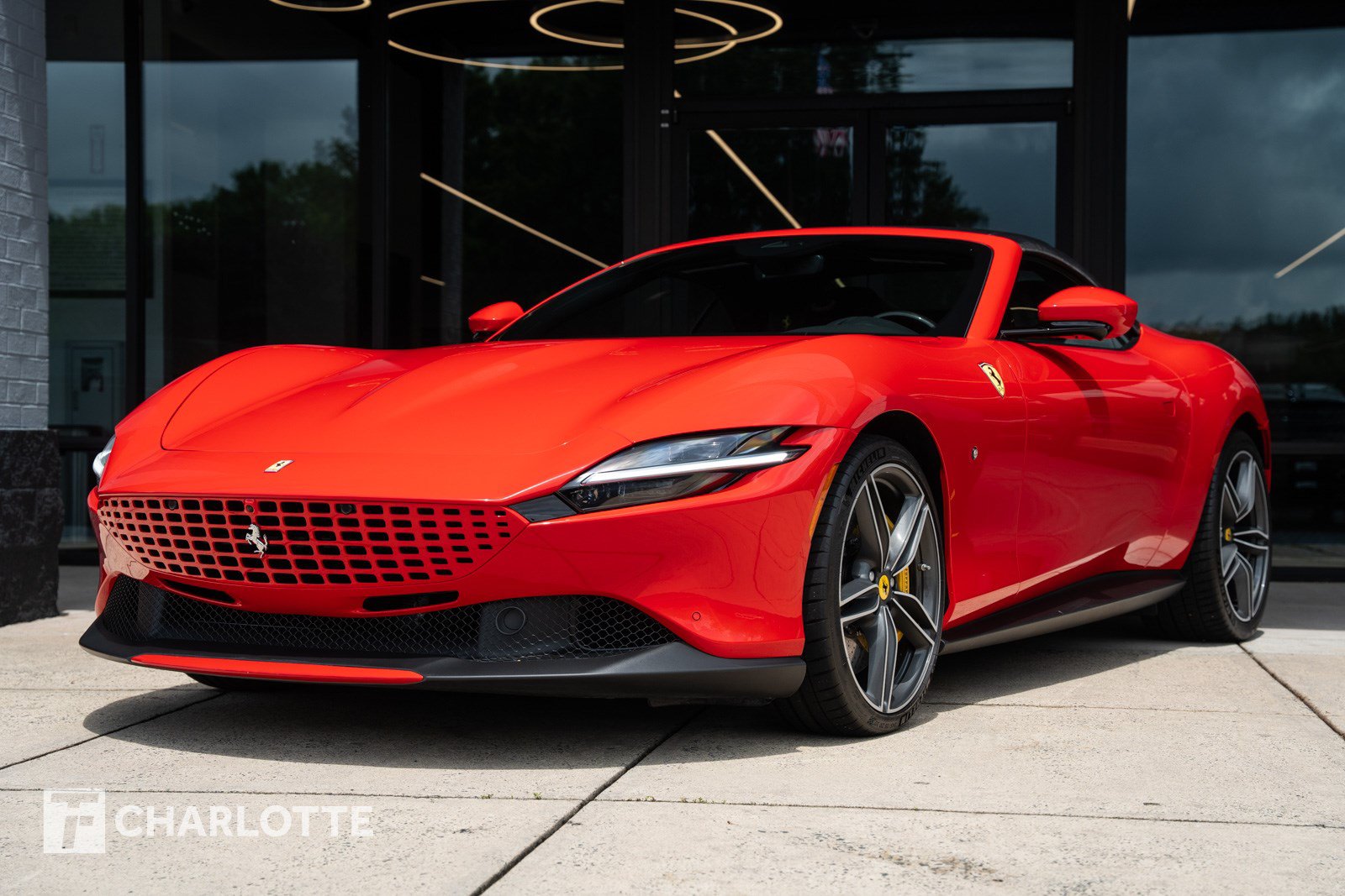 Used 2024 Ferrari Roma Spider RWD image 8