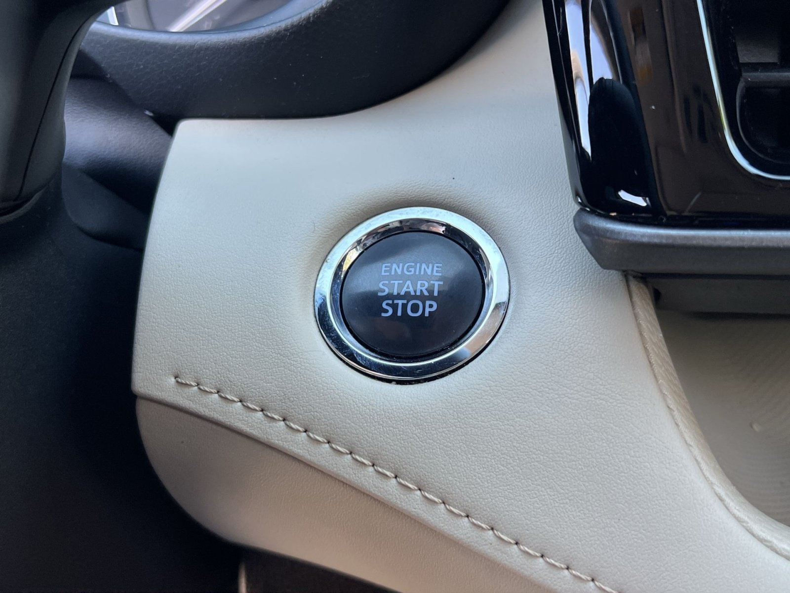 Used 2022 Toyota Highlander XLE AWD/4WD image 33