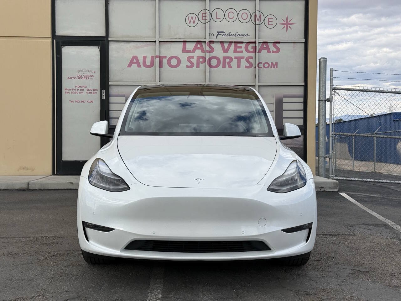 Used 2022 Tesla Model Y Long Range AWD/4WD image 3