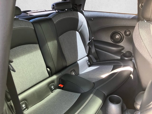 Used 2024 MINI Cooper SE FWD image 19