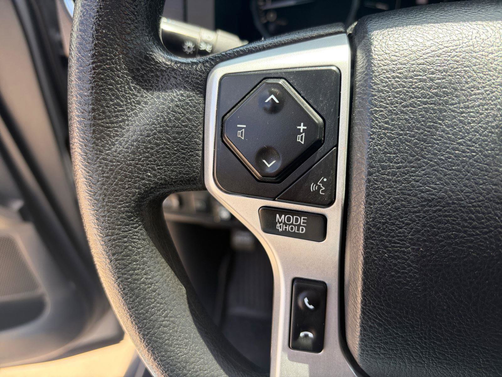 Used 2019 Toyota Tundra SR5 w/ Convenience Package AWD/4WD image 9