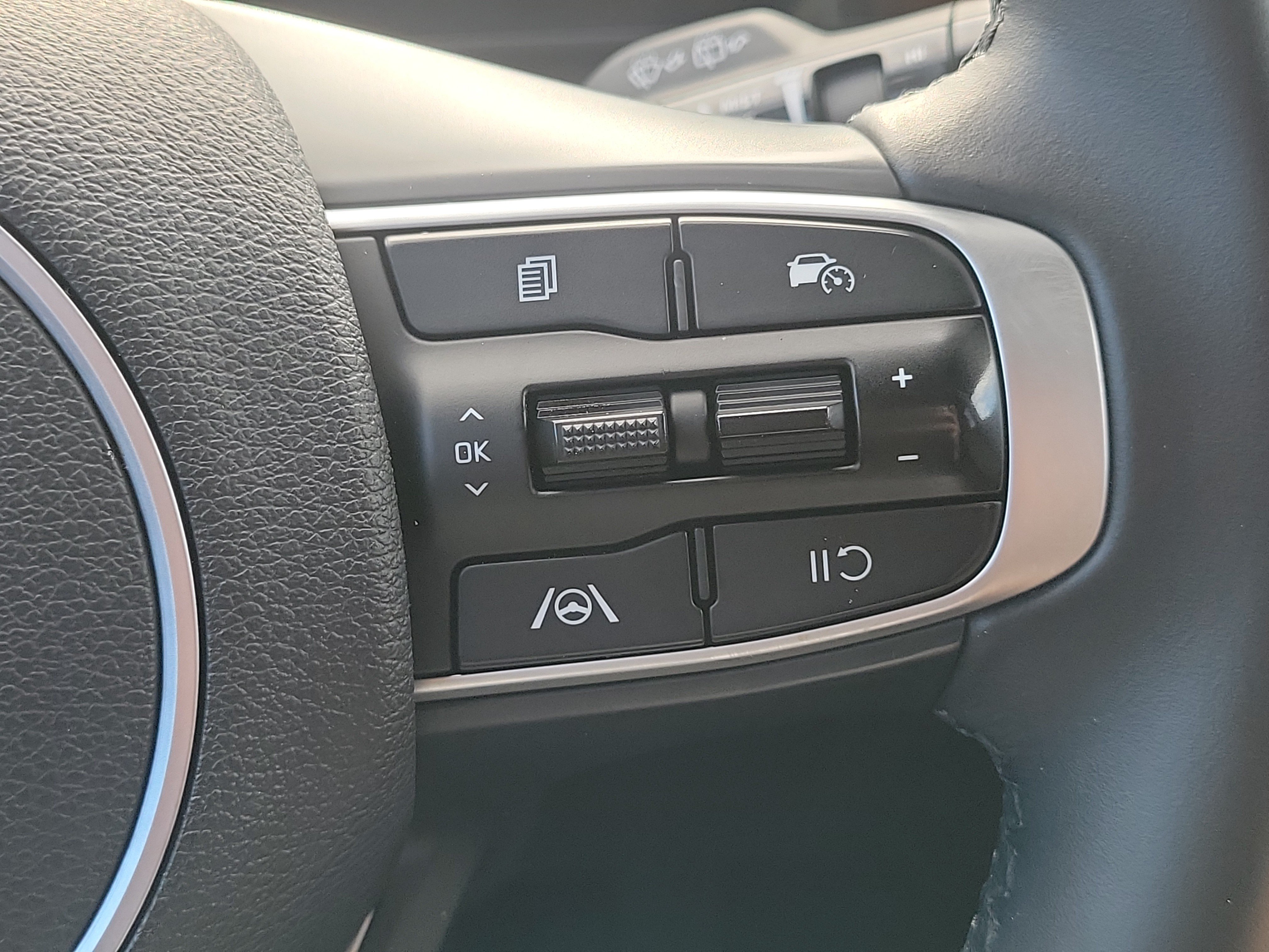 Used 2023 Kia Sportage EX FWD image 24