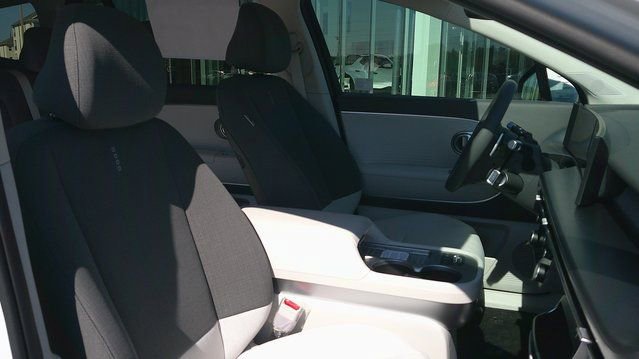 New 2026 Hyundai Ioniq 9 SE image 9