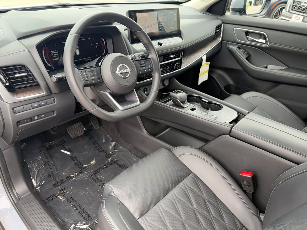 Used 2024 Nissan Rogue Platinum w/ Platinum Premium Package FWD image 8