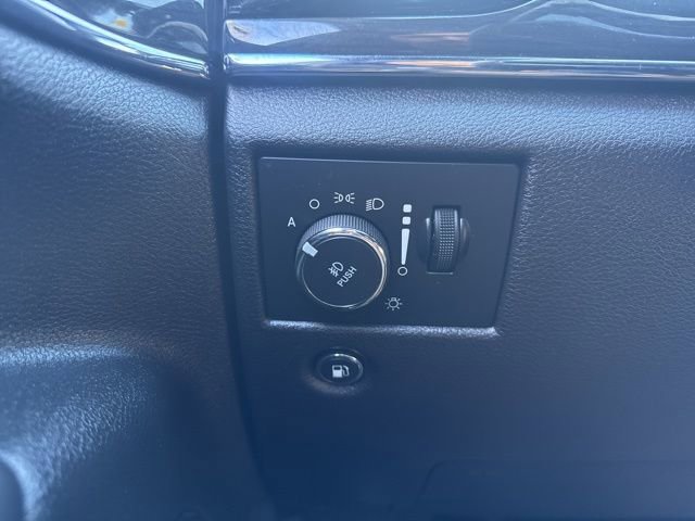 Used 2019 Jeep Grand Cherokee Overland AWD/4WD image 14