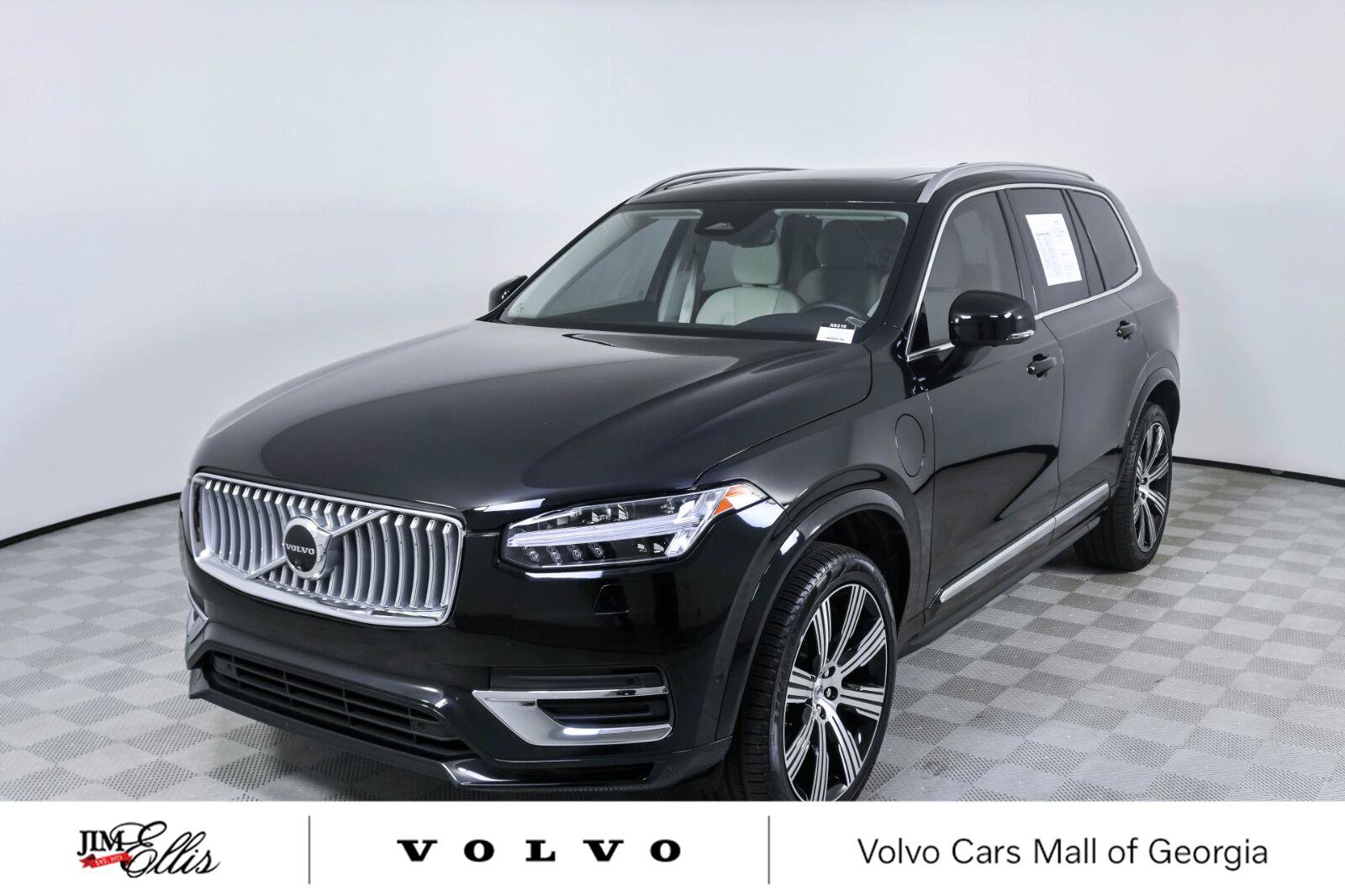 Used 2025 Volvo XC90 T8 Plus w/ Protection Package Premier