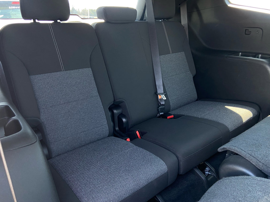 Used 2025 GMC Acadia Elevation image 30