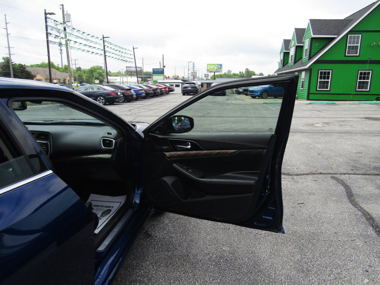 Used 2018 Nissan Maxima Platinum FWD image 23
