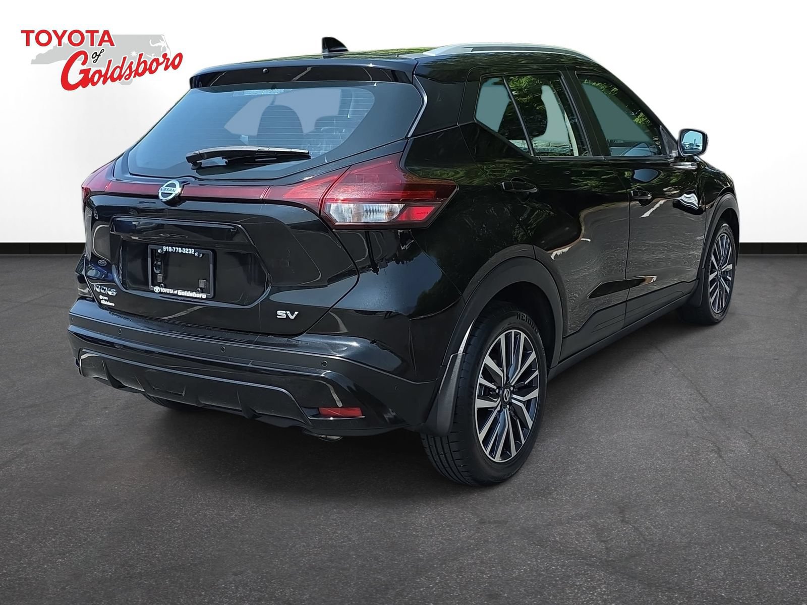 Used 2021 Nissan Kicks SV FWD image 5