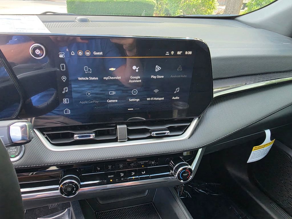New 2026 Chevrolet Equinox LT w/ Safety and Technology Package FWD image 15