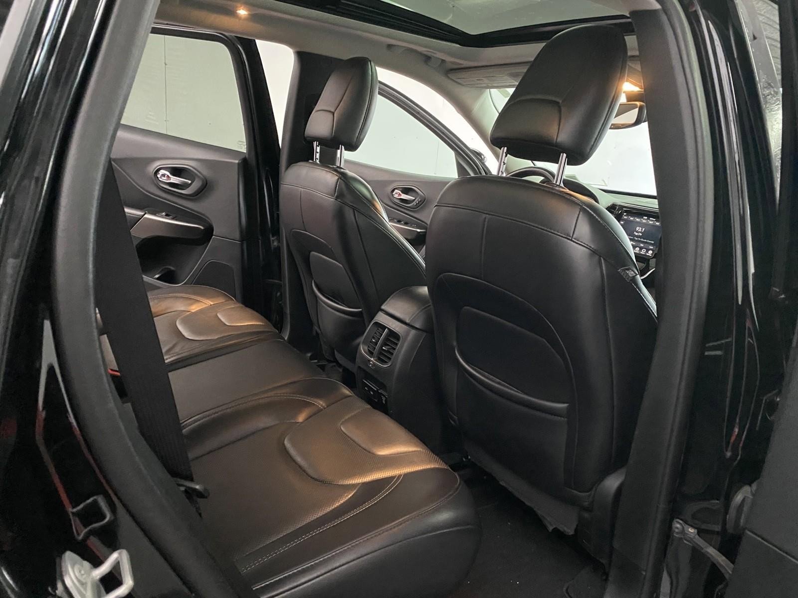 Used 2019 Jeep Cherokee Limited image 11