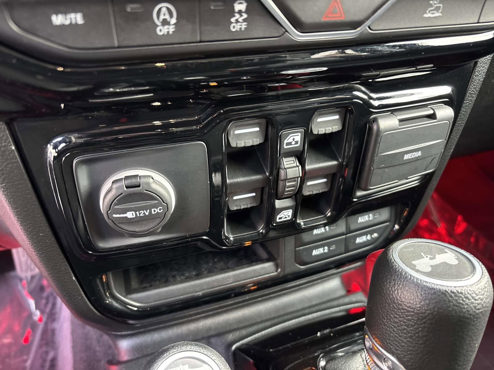 Used 2021 Jeep Wrangler Unlimited Sport image 23