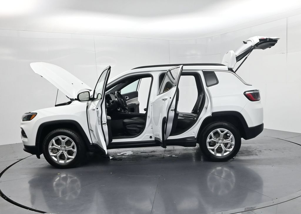 Used 2024 Jeep Compass Latitude AWD/4WD image 65