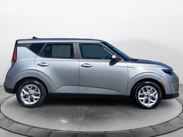 Used 2023 Kia Soul LX w/ LX Technology Package image 6