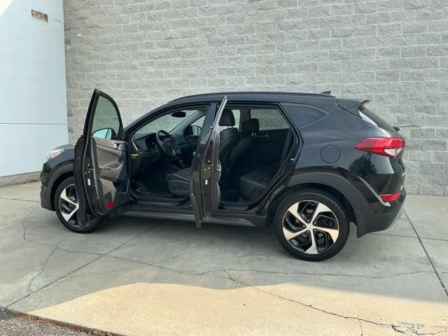 Used 2016 Hyundai Tucson Limited w/ Option Group 03 AWD/4WD image 17