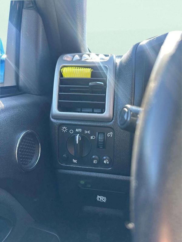 Used 2009 GMC Canyon SLE image 25