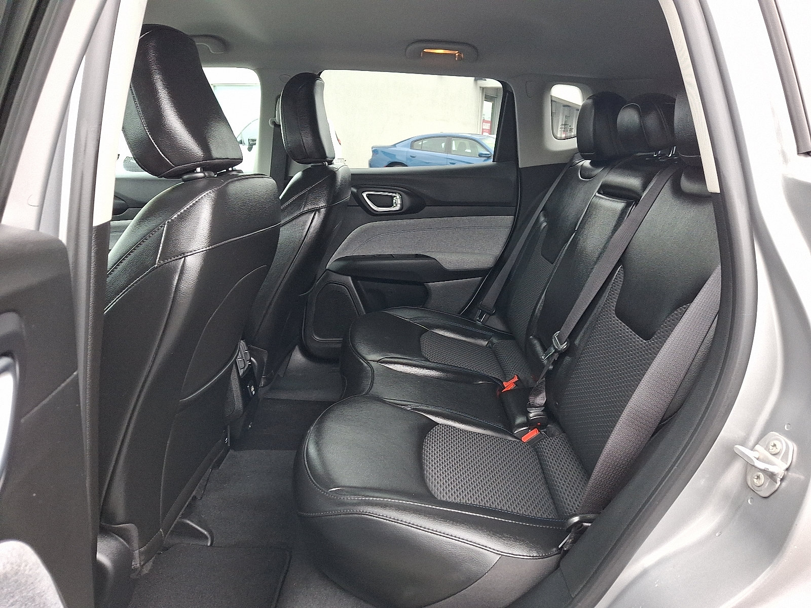 Used 2022 Jeep Compass Latitude AWD/4WD image 11