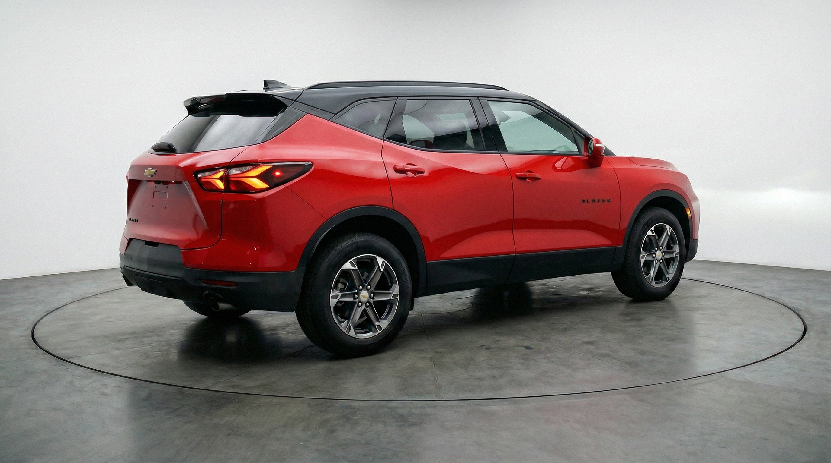 Used 2025 Chevrolet Blazer LT image 9