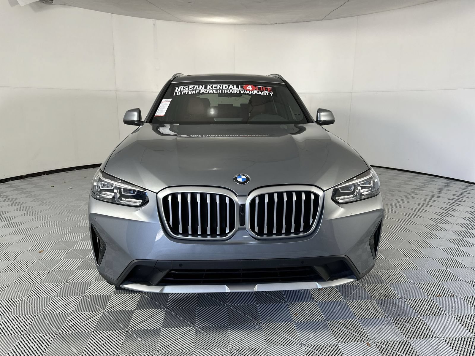 Used 2024 BMW X3 sDrive30i w/ Convenience Package RWD image 3