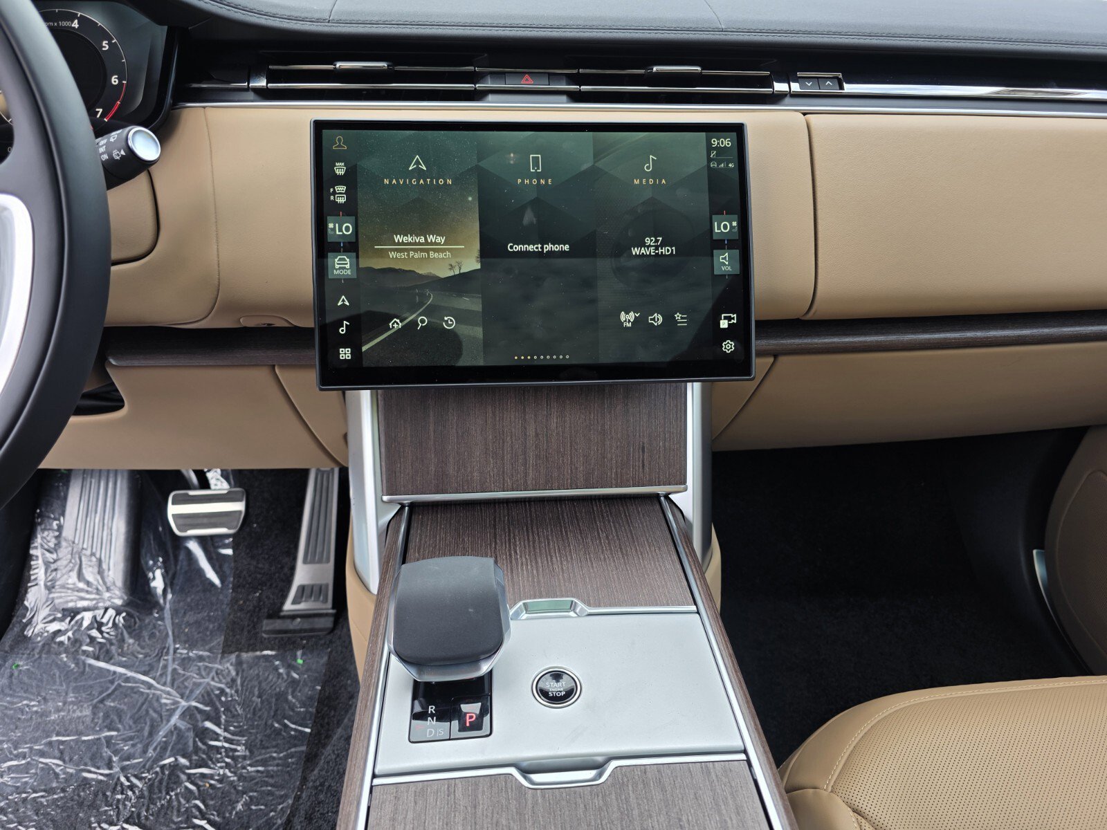New 2026 Land Rover Range Rover SE AWD/4WD image 15