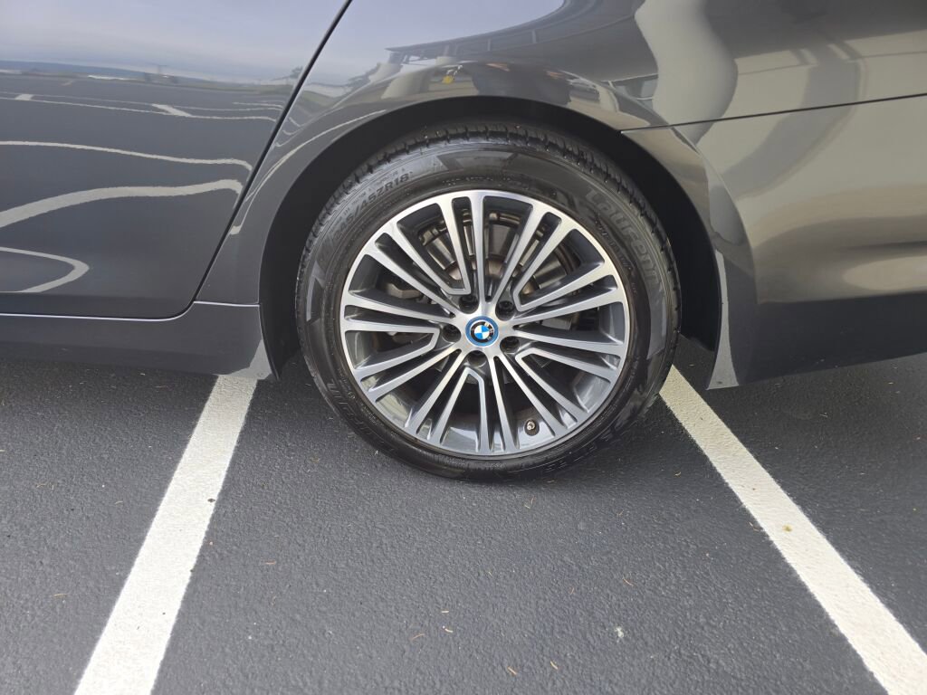 Used 2018 BMW 530e xDrive AWD/4WD image 9