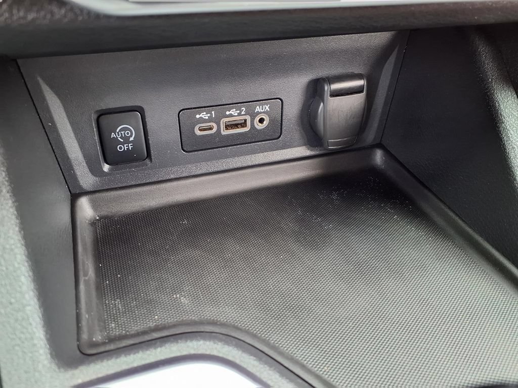 Used 2024 Nissan Sentra SV FWD image 9