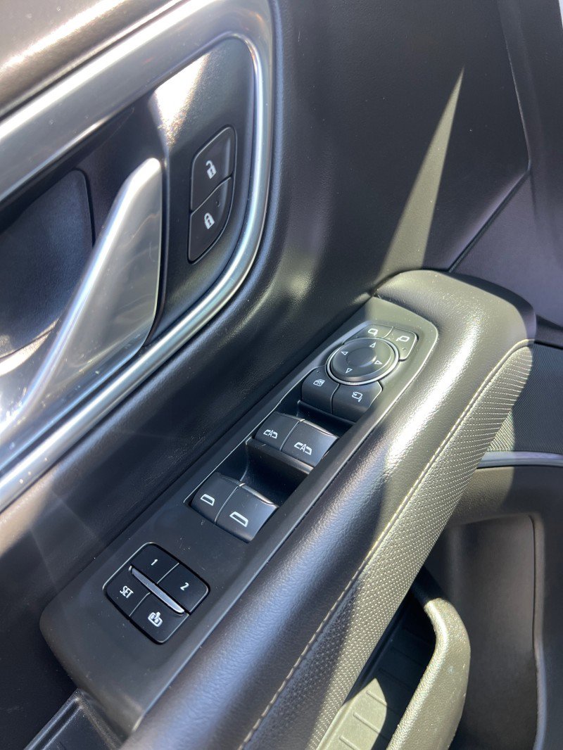 Used 2021 Chevrolet Suburban Premier w/ Premium Package AWD/4WD image 25