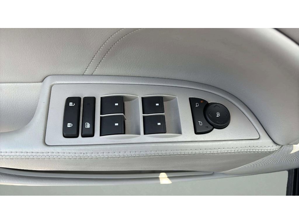 Used 2011 Buick Lucerne CXL w/ Driver Confidence Package image 18