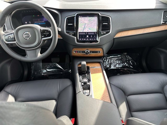 Certified 2024 Volvo XC90 T8 Plus AWD/4WD image 14
