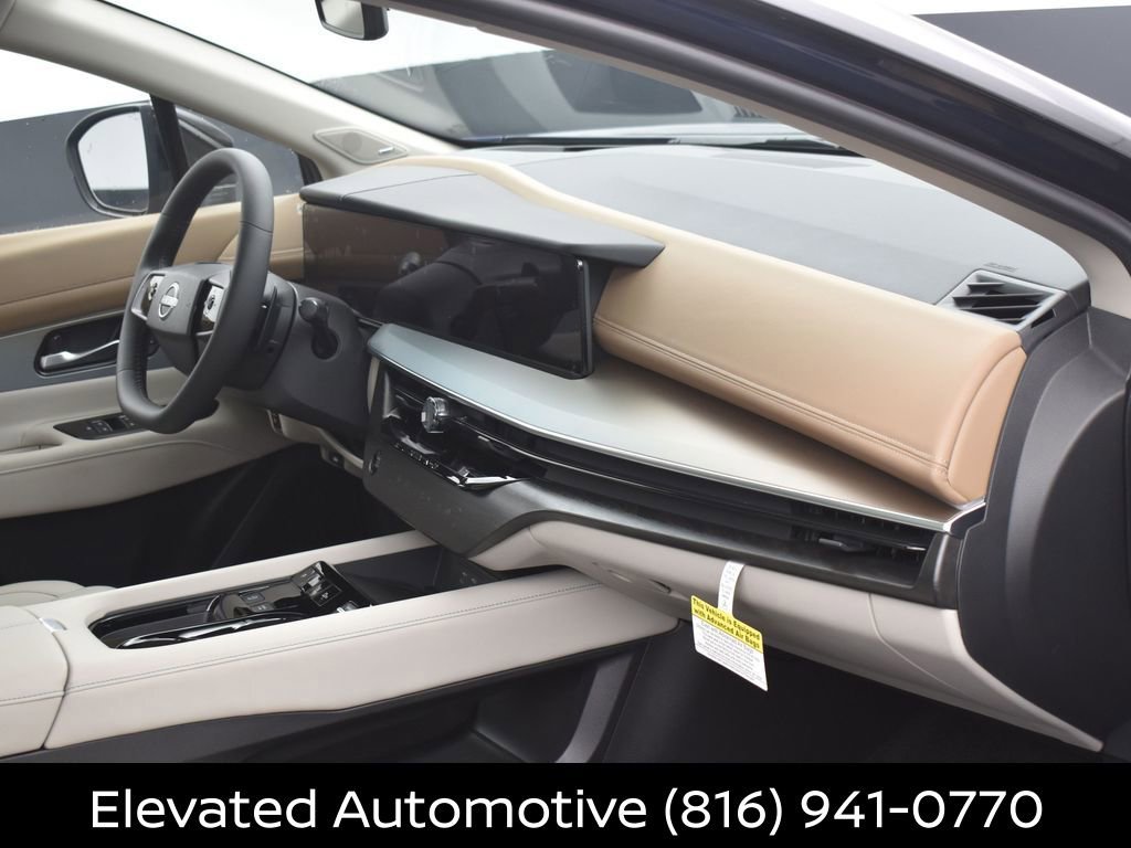 Certified 2025 Nissan Murano Platinum w/ Cargo Package image 6