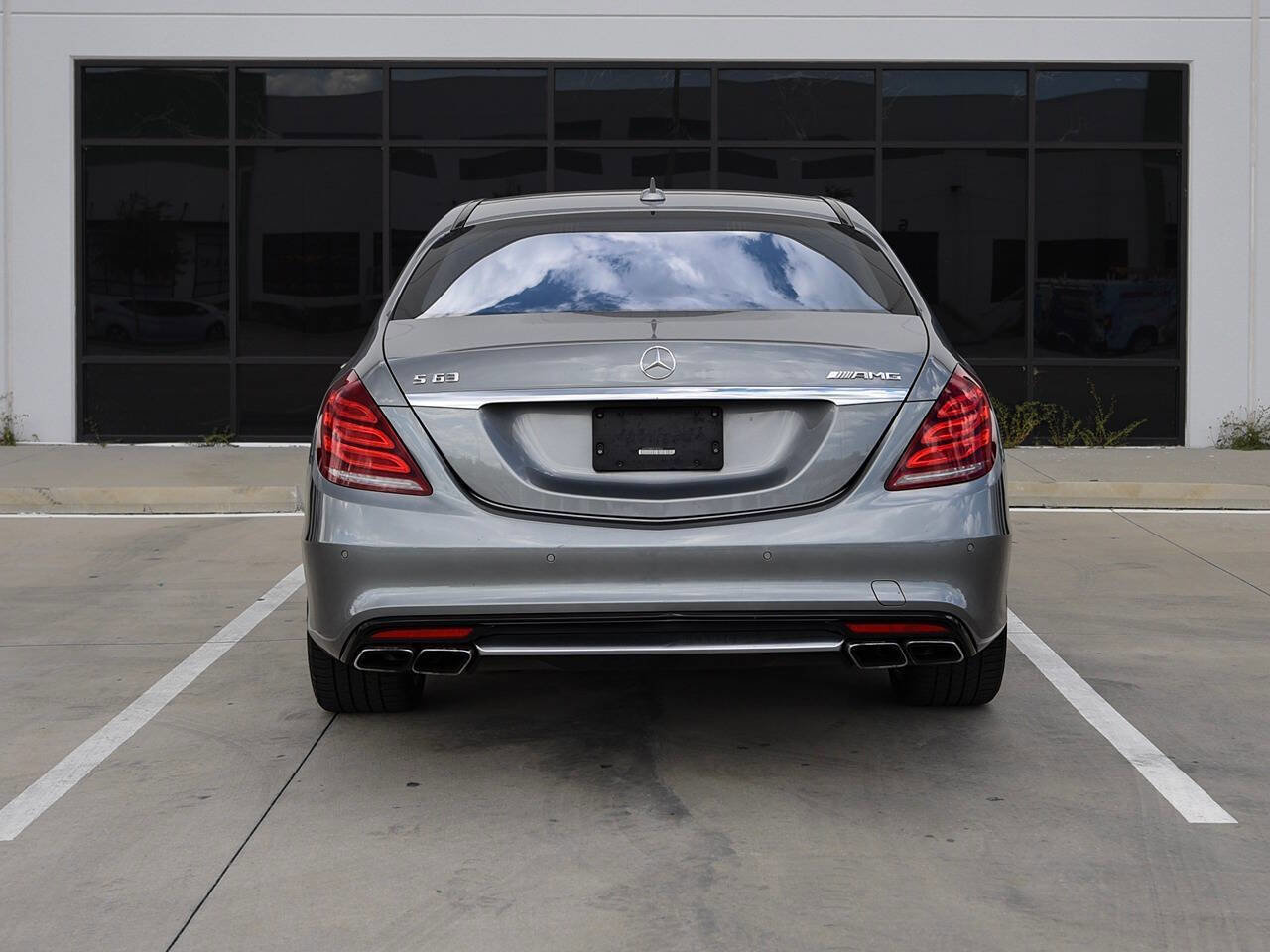 Used 2015 Mercedes-Benz S 63 AMG 4MATIC Sedan w/ Executive Rear Seat Package image 10