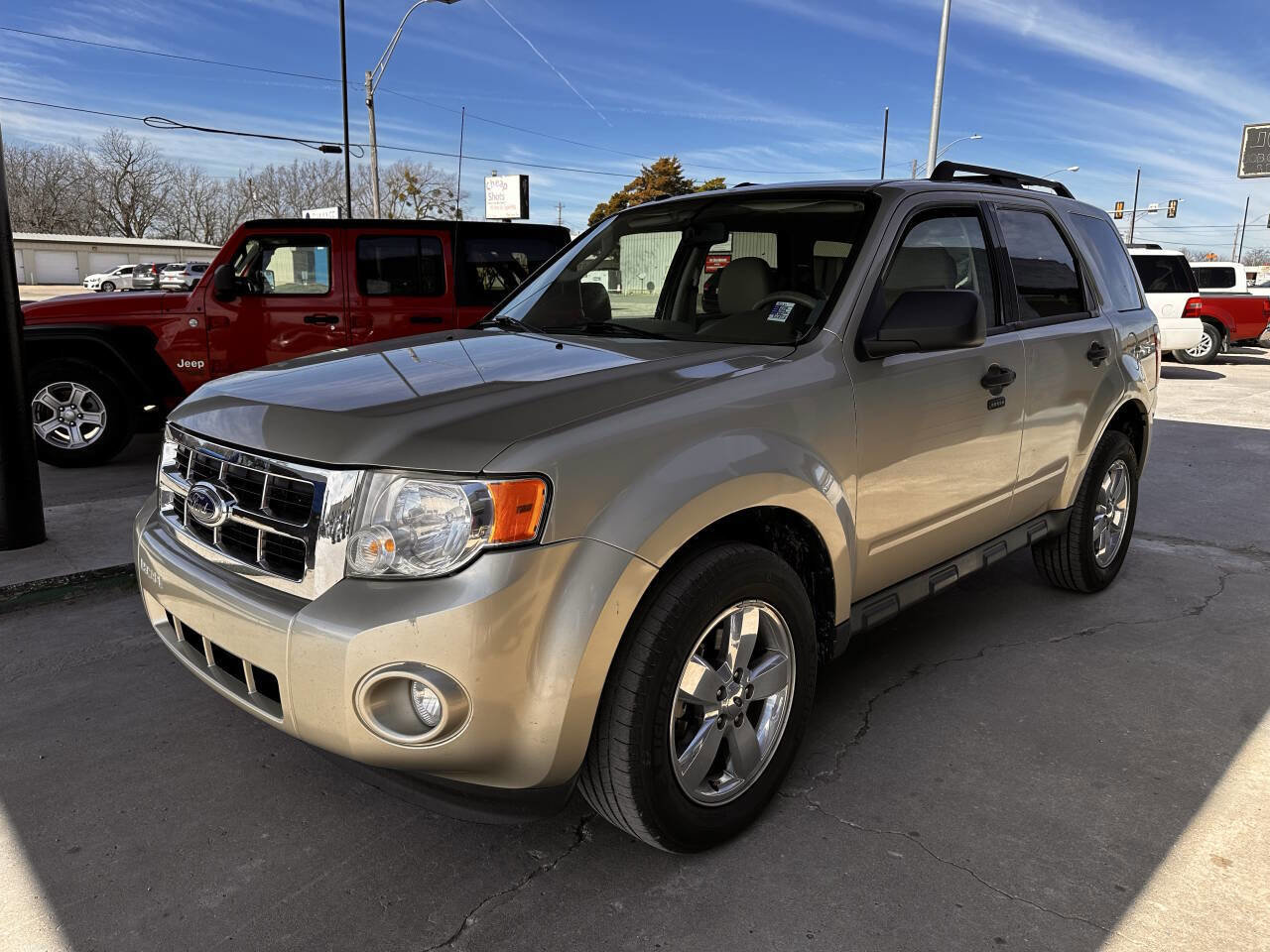 Used 2010 Ford Escape XLT image 4
