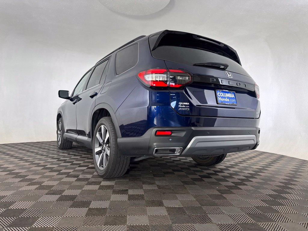 Certified 2025 Honda Pilot Touring image 9