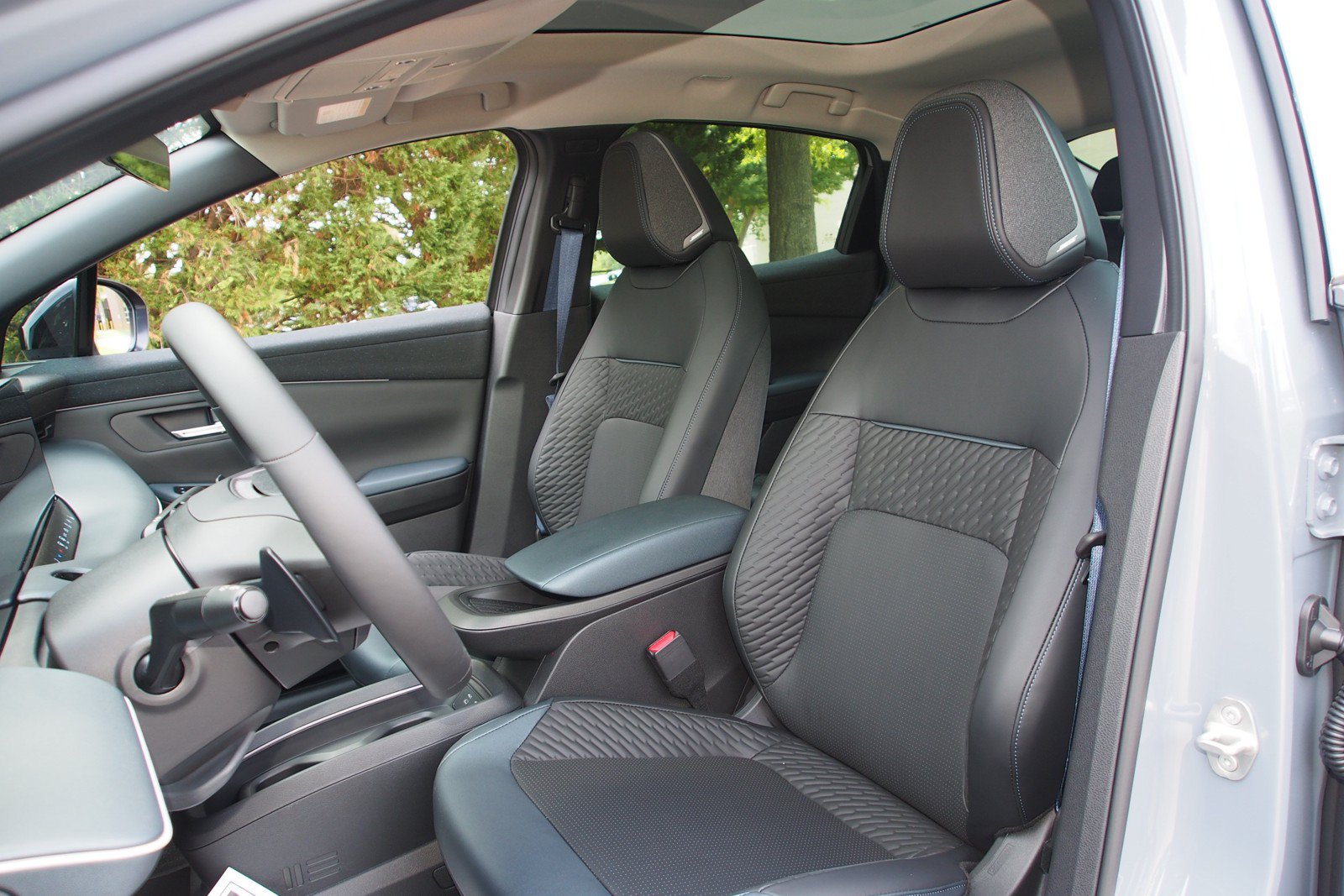 New 2026 Nissan Leaf Platinum+ FWD image 16