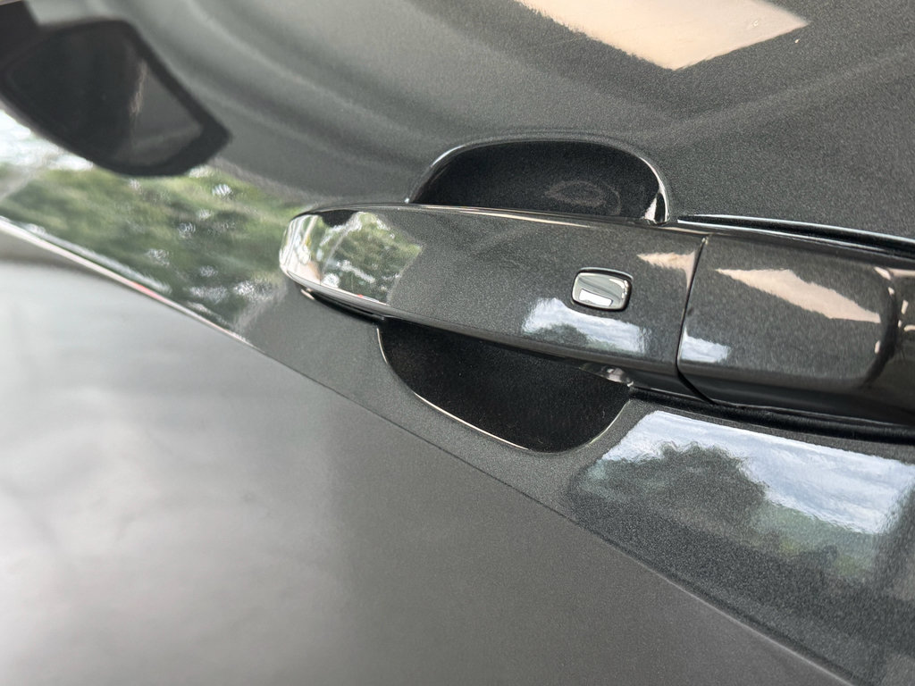 Used 2018 Chevrolet Malibu LT FWD image 13