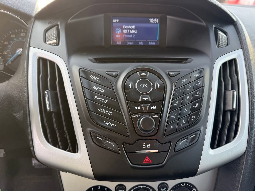 Used 2014 Ford Focus SE FWD image 12