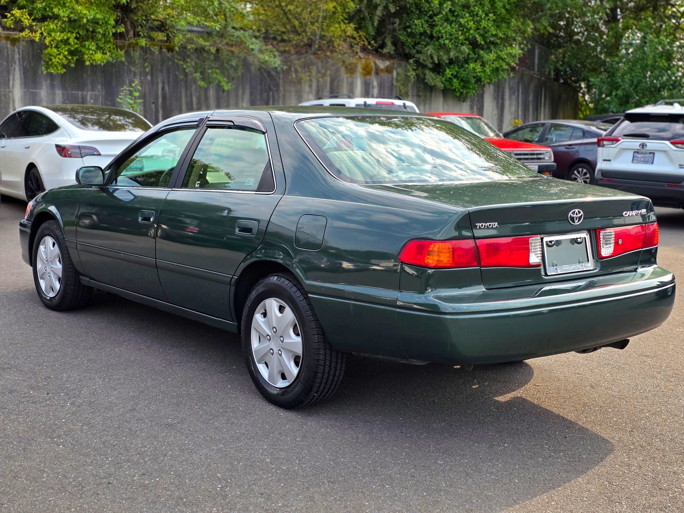 Used 2000 Toyota Camry LE FWD image 5