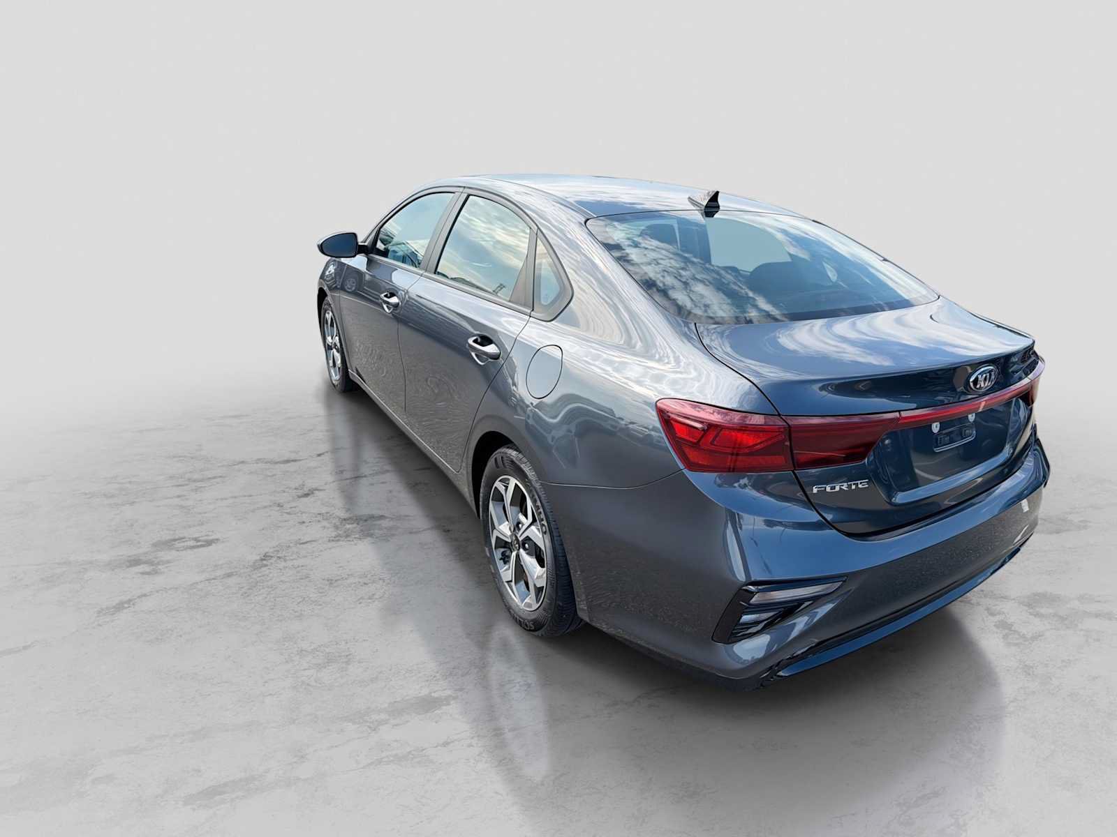 Used 2021 Kia Forte LXS FWD image 4
