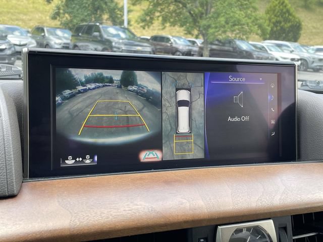 Used 2021 Lexus LX 570 4WD w/ Luxury Package image 29