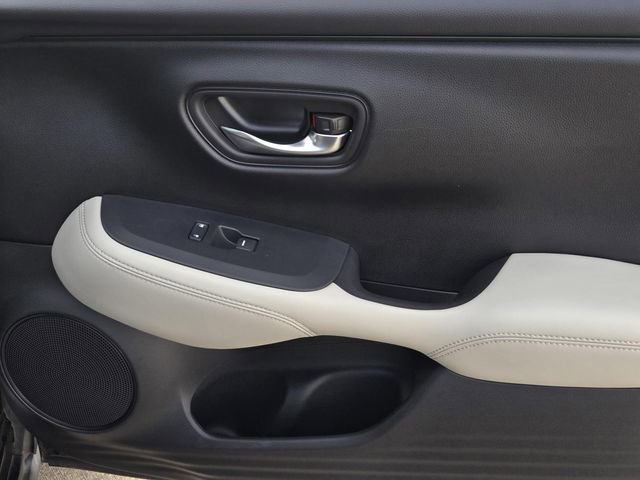 Used 2023 Honda HR-V LX image 8