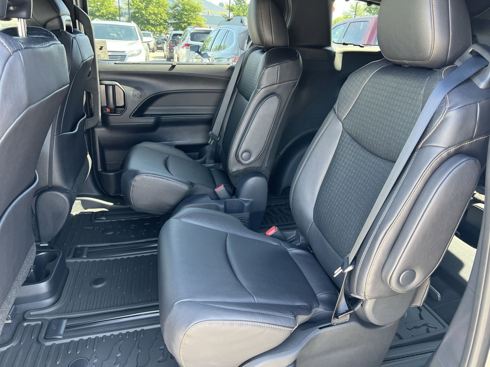New 2026 Toyota Sienna XLE Woodland Edition AWD/4WD image 19