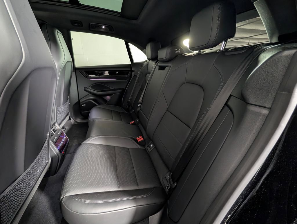 New 2026 Porsche Macan 4 Electric image 24