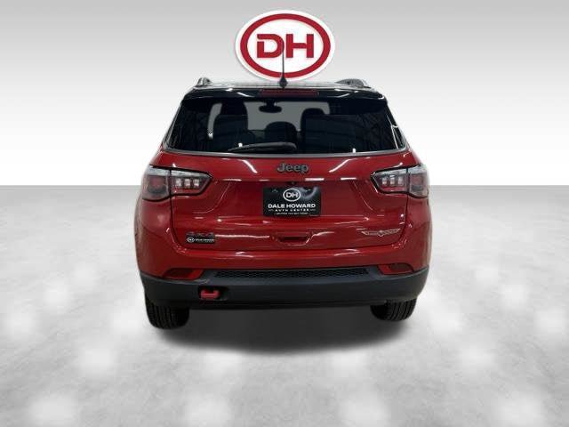 Used 2020 Jeep Compass Trailhawk AWD/4WD image 12