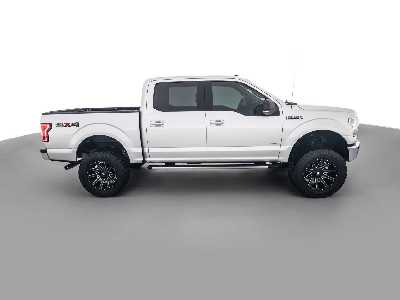 Used 2016 Ford F150 XLT w/ Equipment Group 302A Luxury AWD/4WD image 4