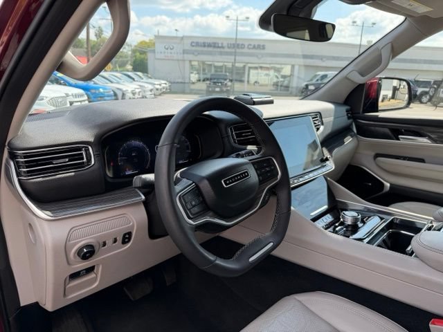 Used 2022 Jeep Wagoneer Series II AWD/4WD image 6